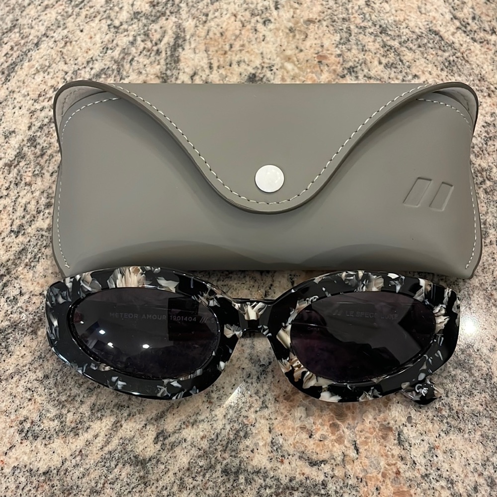 Le Specs sunglasses Meteor Amour Black smoke/quartz